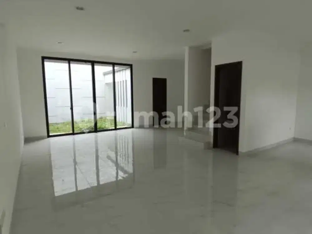 di sewa rumah hunian Permata hijau residence 8x20m PIK 2