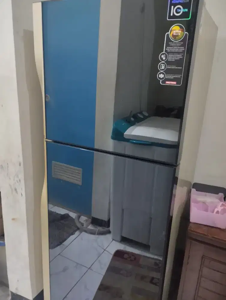 Dijual kulkas Polytron 2 pintu