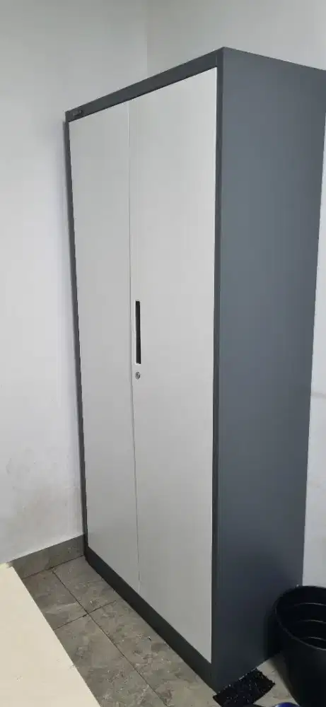 Lemari besi arsip 2 pintu