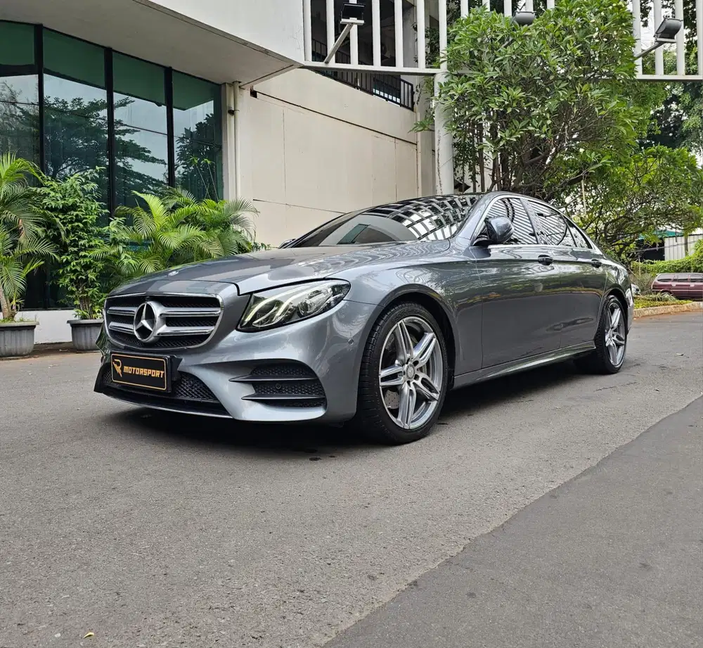 (ODO: 10rb) Mercedes Benz E300 AMG 2018 Low km merci e 300