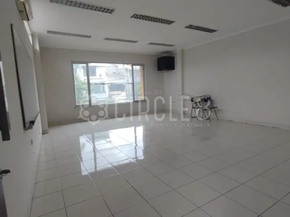 Lokasi Strategis Untuk Bangun Usaha, For Sale Ruko Terawat Di Mainroad Kebon Jati, Bandung