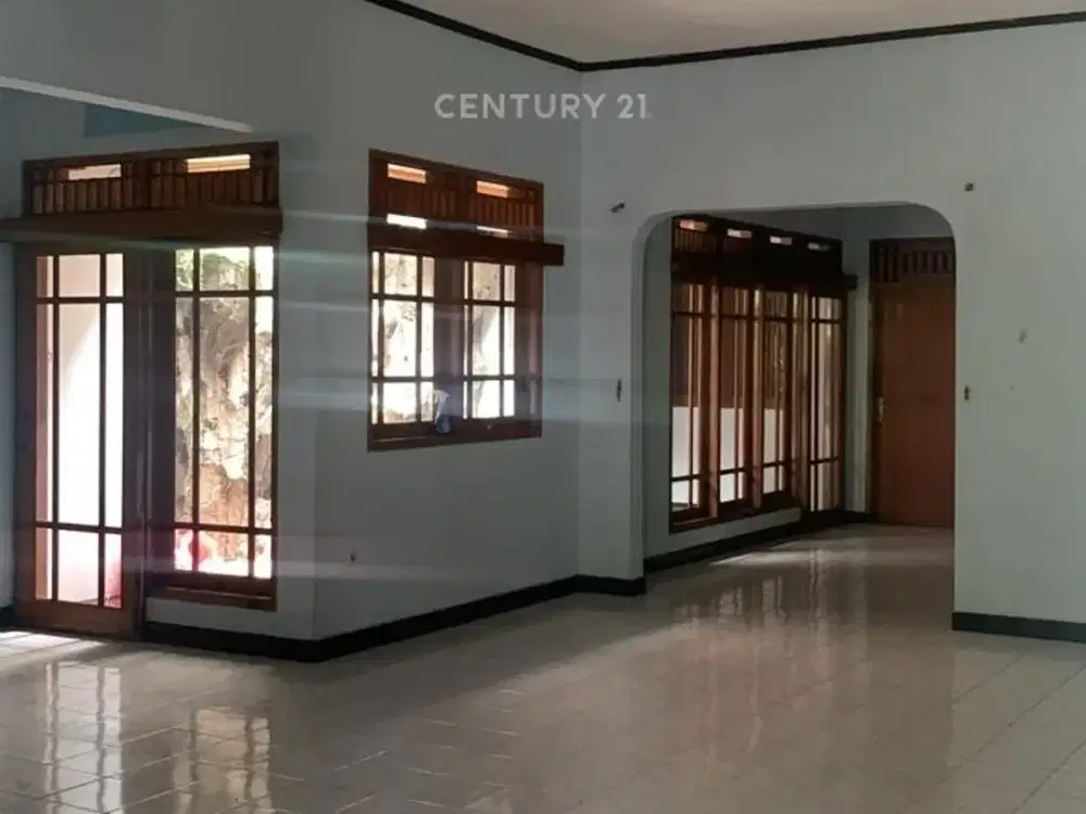 DISEWAKAN RUMAH STRATEGIS TANJUNG DUREN SELATAN