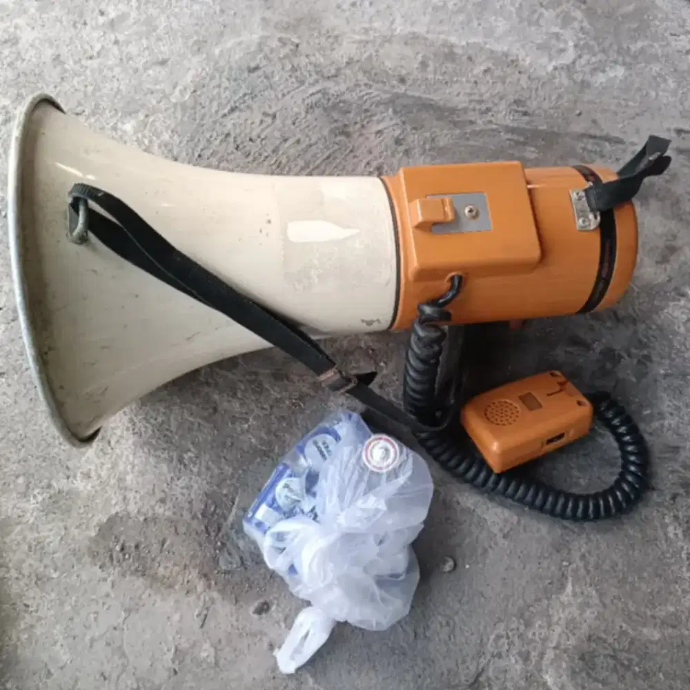 TOA megaphone EE-66
