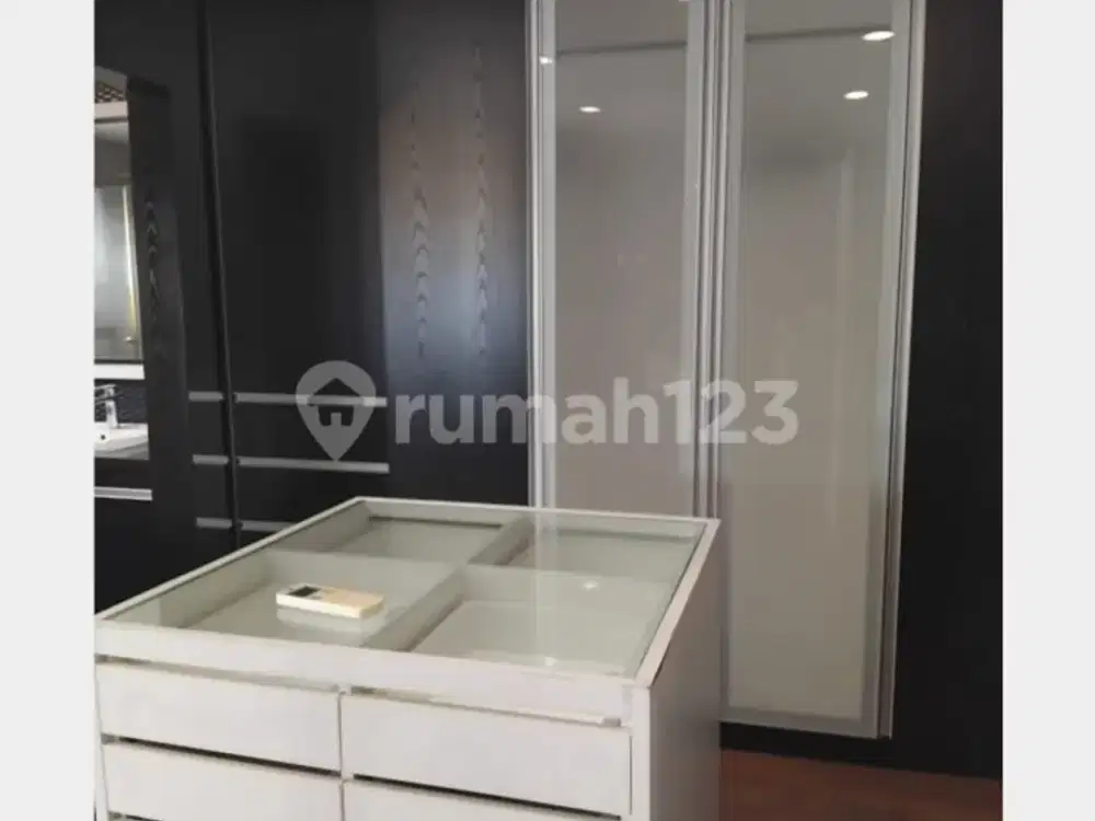 Diewakan Segera Villa Resort Mediterania, Pik 1