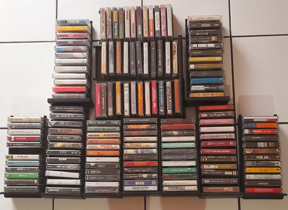 [JUAL CEPAT] Borongan 140 Kaset Pita Rock Barat 80-90an MULUS No Jamur