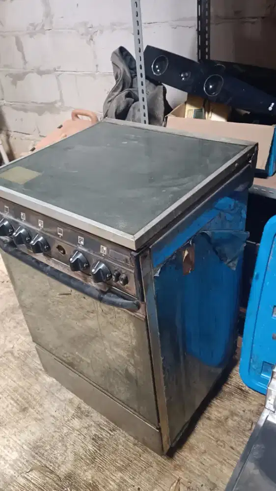 Kompor free standing Modena 4 tumgkung