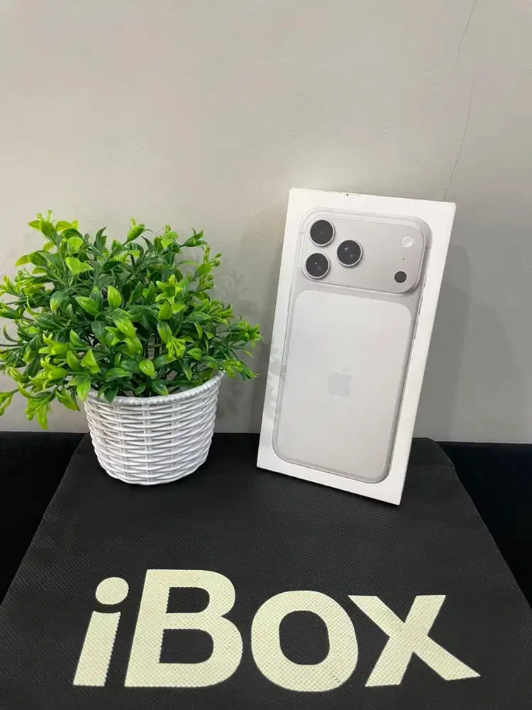 New IPhone 17 ProMax 256GB iBox Silver Garansi Resmi iBox 1 Tahun