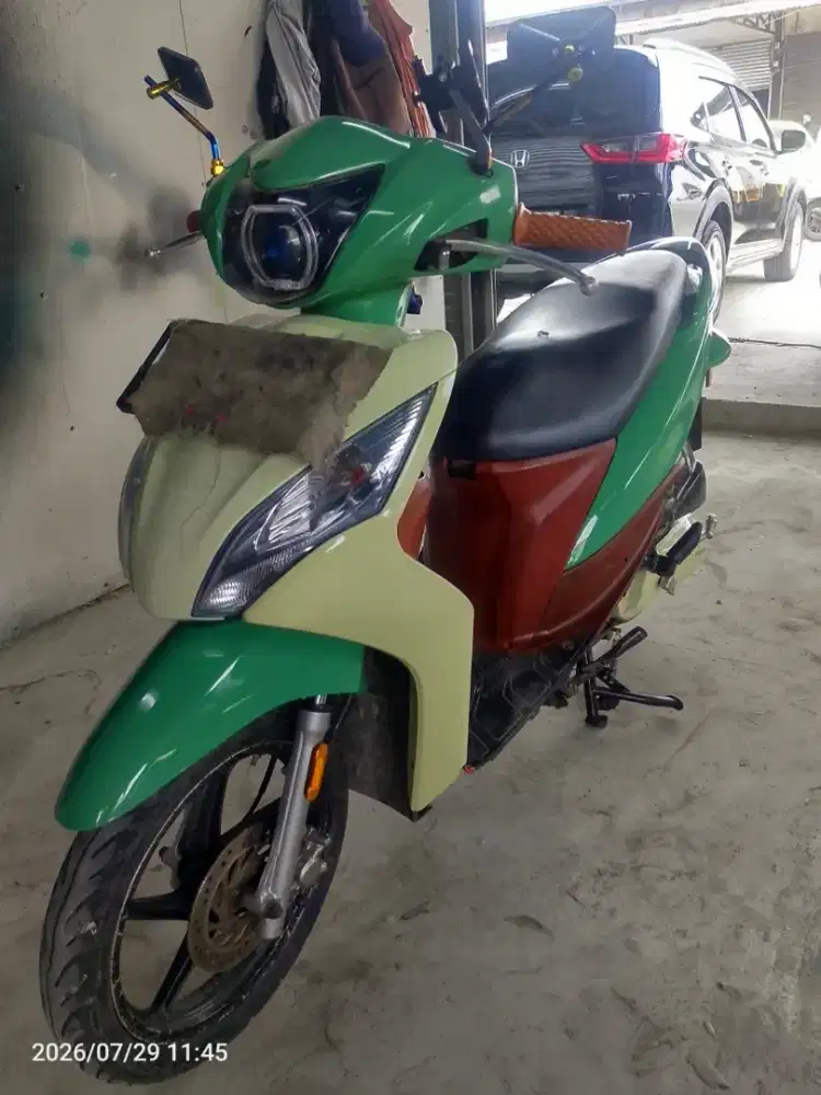 Honda spacy 2011