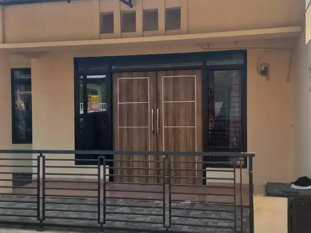 Rumah 2 Kamar 15 Menit ke Living World Grand Wisata Siap Huni J-50643