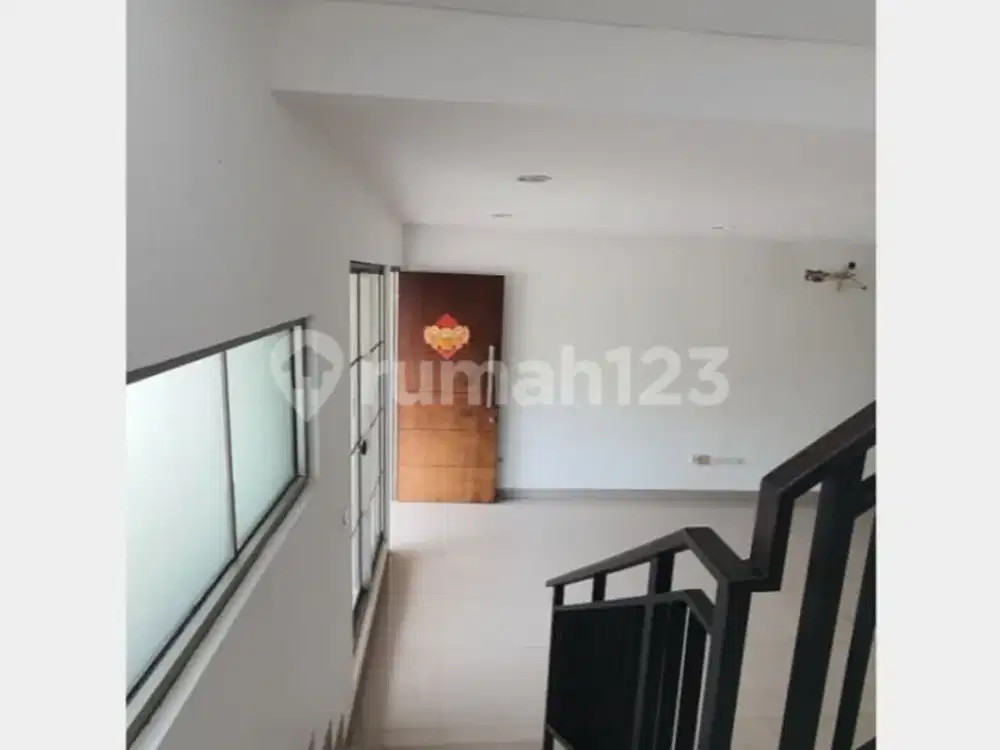 Disewakan Rumah 6 X 15 Cluster Miami Pik 2