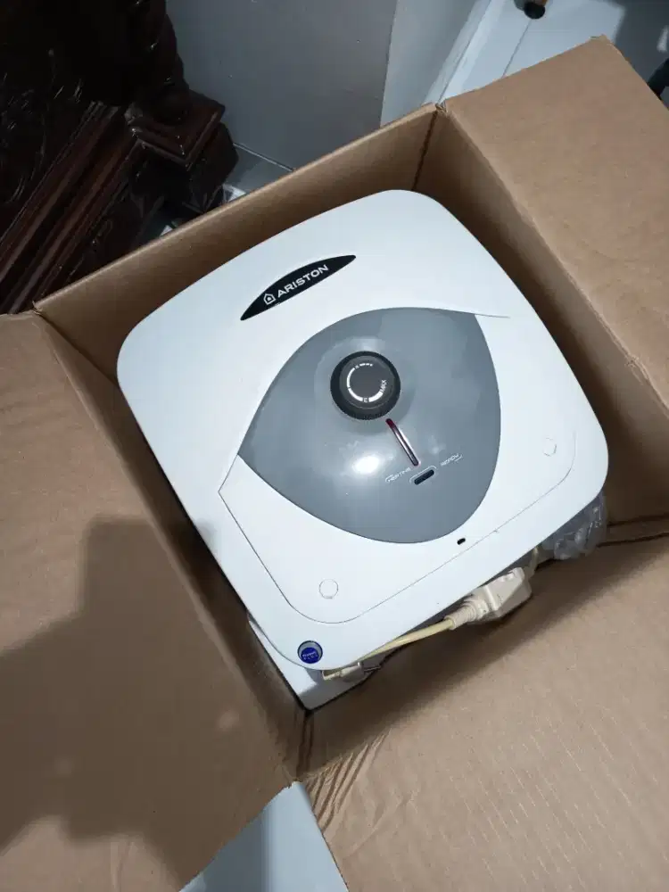 Water heater ariston