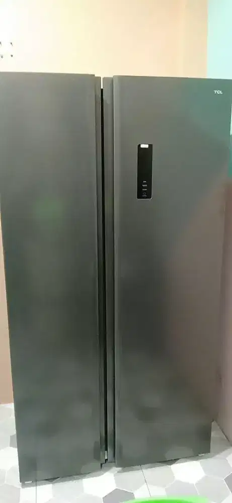 Kulkas TCL side by side (P620SBS)