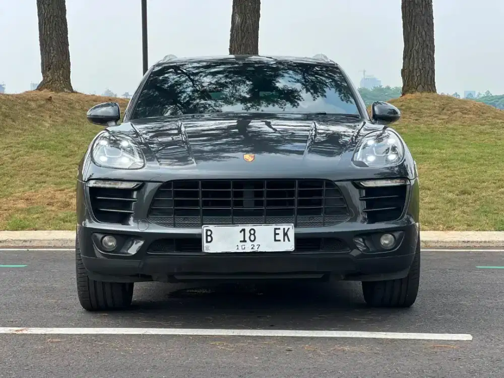 PORSCHE MACAN 2.0 AT 2018 HITAM