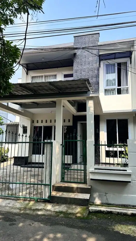 Dijual Murah Rumah  2 Lantai di Bukit Cimanggu City