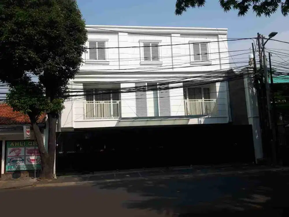 dijual Rumah 3 lantai di Kebayoran Baru, Jaksel