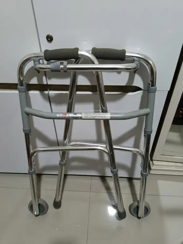 Walker untuk lansia