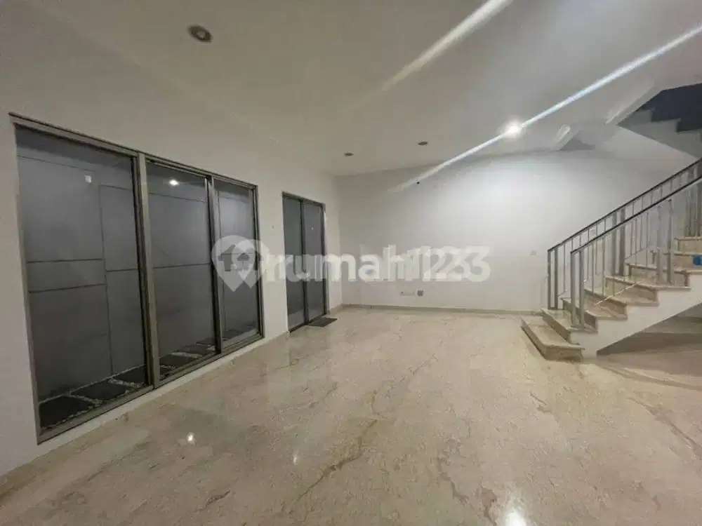 Disewakan Rumah Golf Island Pik 8x15 Kondisi Baru, Unfurnished