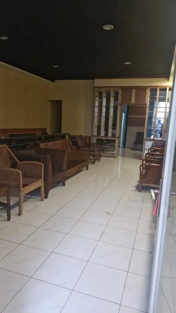 Dibutuhkan penjaga kost malang