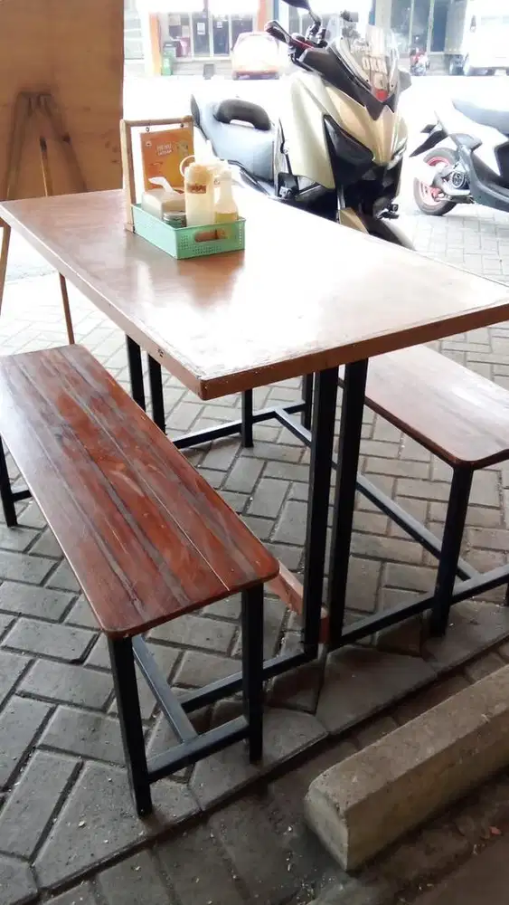Meja Makan Warung