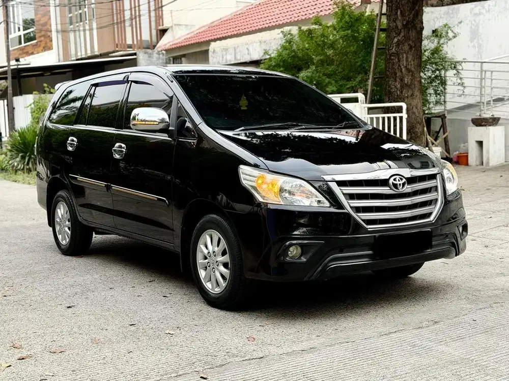 Innova E Matic Bensin 2015