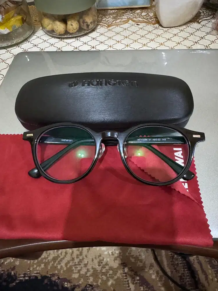Kacamata minus 1/2 ( Original Optik Melawai )
