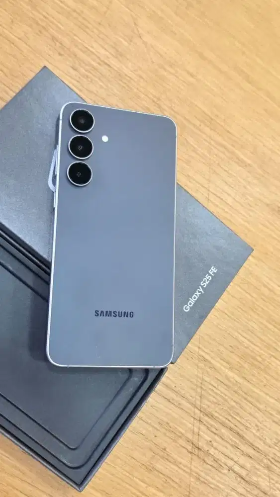 Samsung S25 FE 5G 8/256 gb garansi aktif sampai Februari 2027