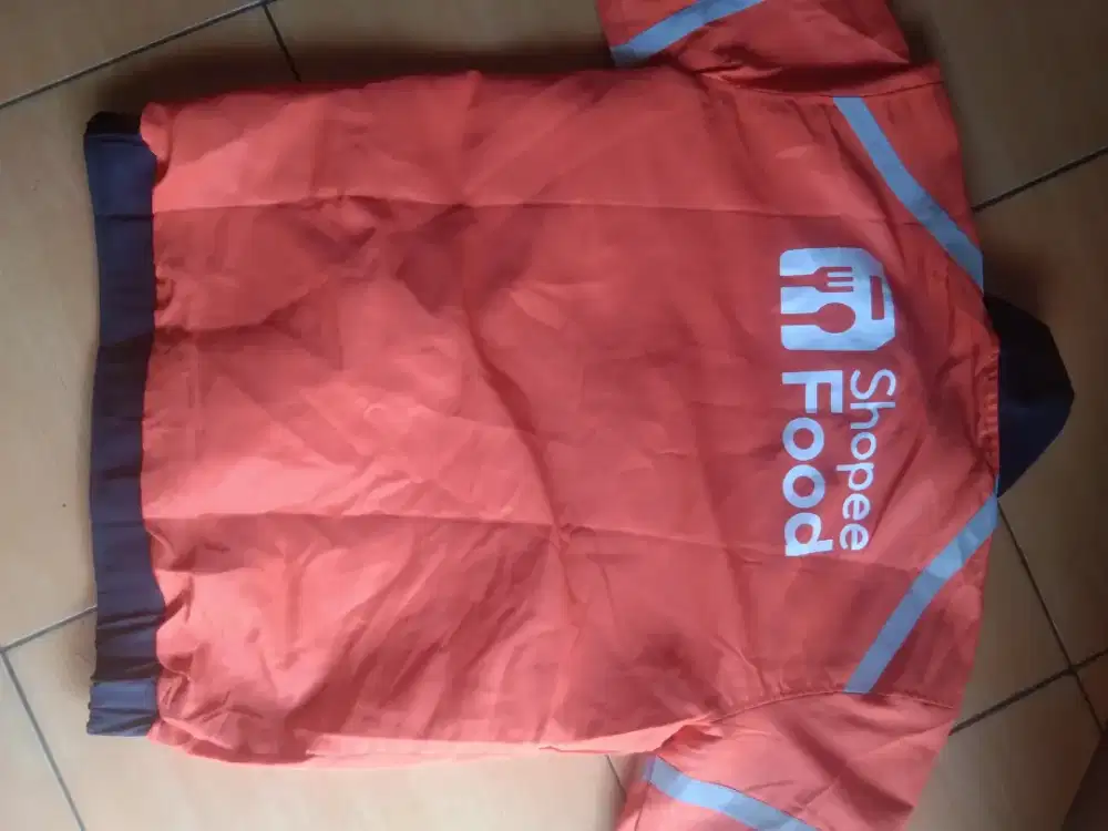 Jaket/atribute kondisi seperti baru
