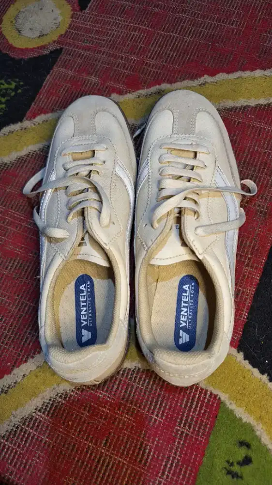 Sepatu ventela, ukuran 43