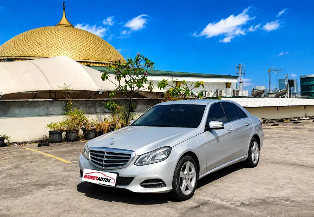 Mercedes Benz E200 CGI Avantgarde Facelift 2013