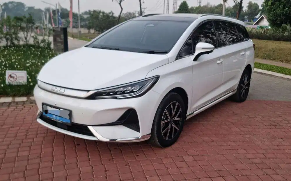 BYD M6 2025 Listrik