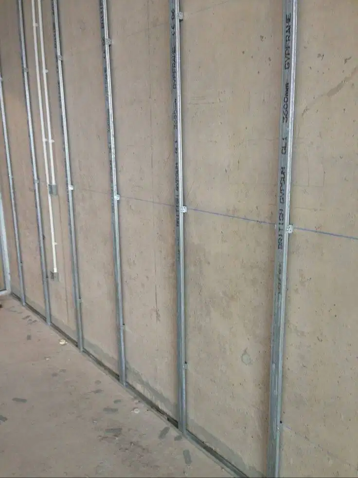 Tukang Pasang Plafon Partisi Jasa Wall Moulding Sekat PVC GRC Gypsum