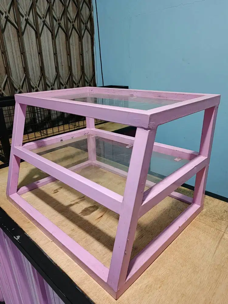 ETALASE WARNA LILAC (UNGU MUDA) KONDISI JOS