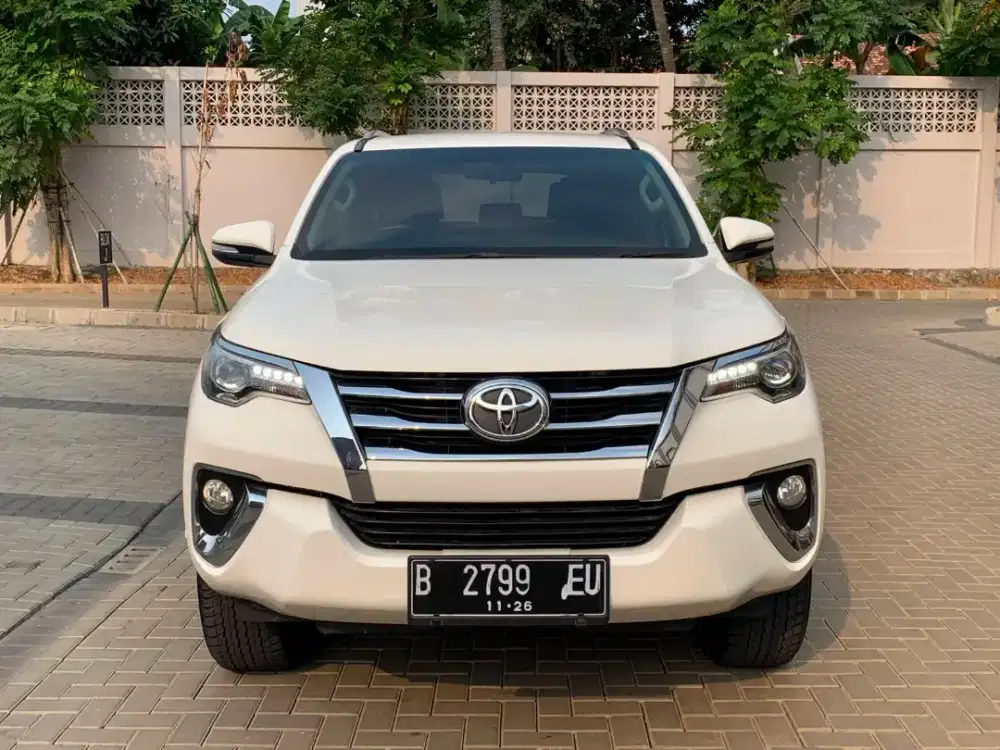 TOYOTA FORTUNER VRZ 2.4 AT 2016 PUTIH