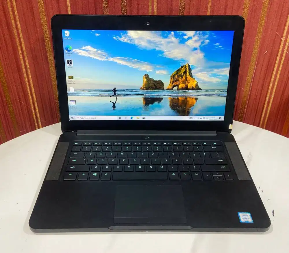 RAZER BLADE STEALTH TOUCH Core i7 Gen7 Ram 16GB 14inch N-EC