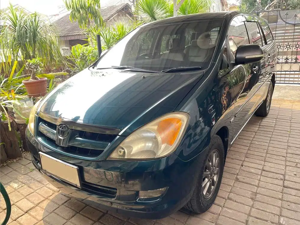 Toyota Kijang Innova V A/T 2004