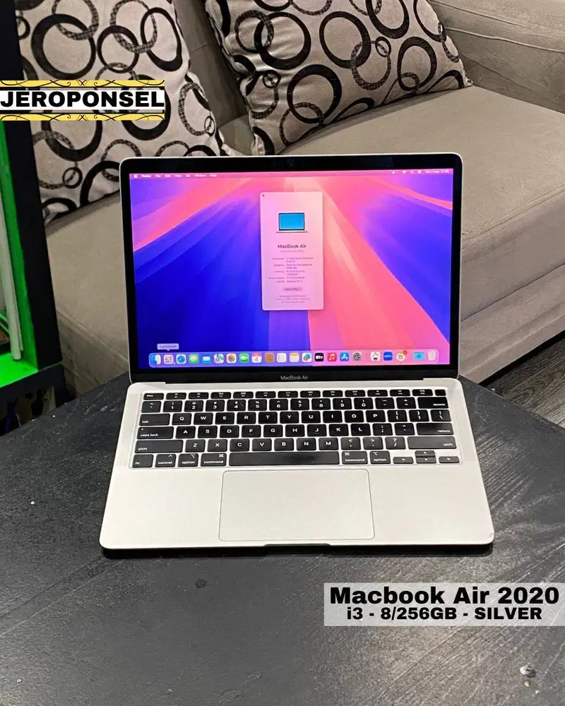 MACBOOK AIR 2020 13” i3 8/256GB SILVER GARANSI ADA MINUS