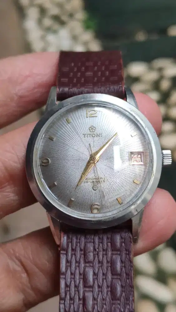 jam tangan Titoni rotomatic 25 jewels automatic
Original
vintage