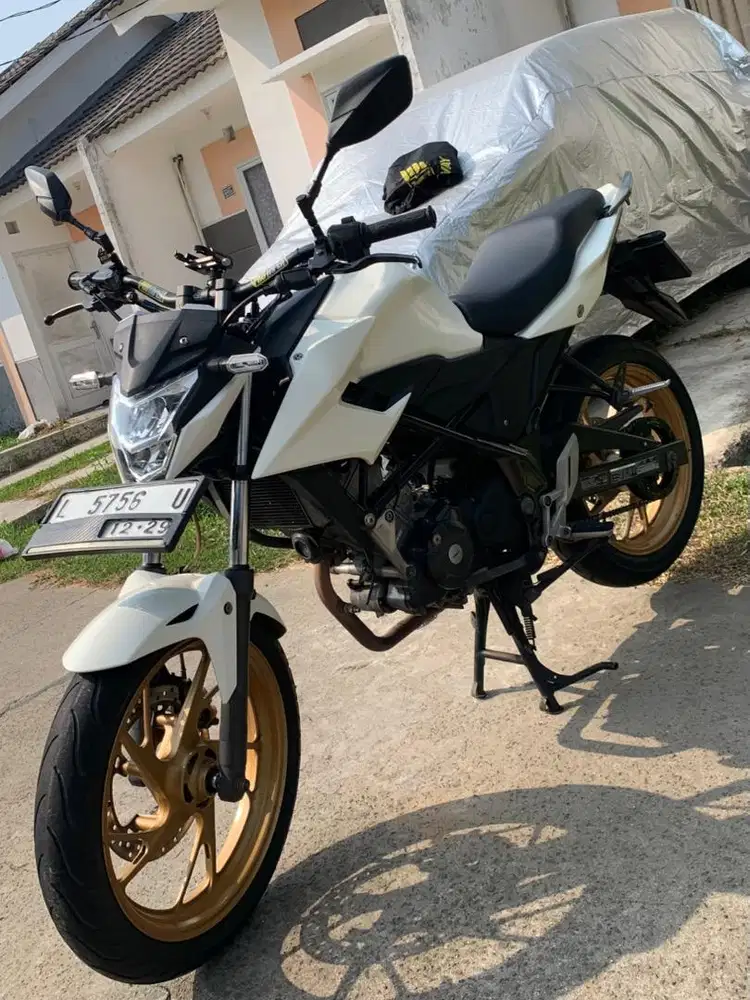 Dijual CB150 R 2015 Plat L Surabaya