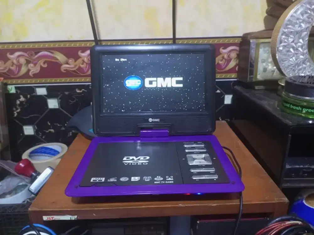 GMC dvd portable