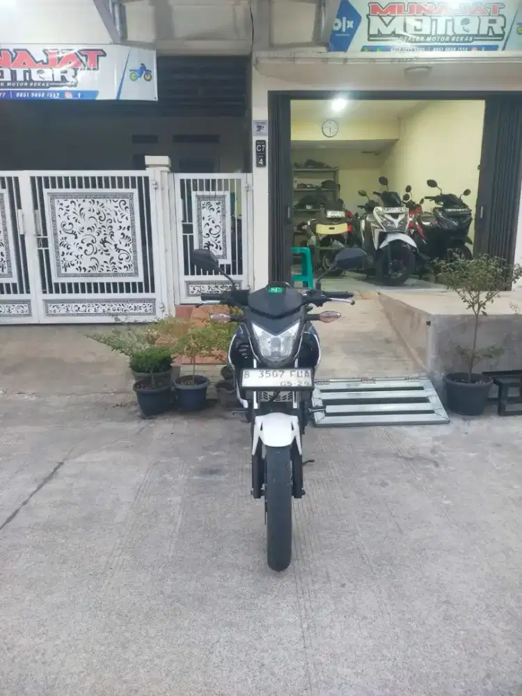 CB 150R 2014 PUTIH ORIGINAL PABRIK