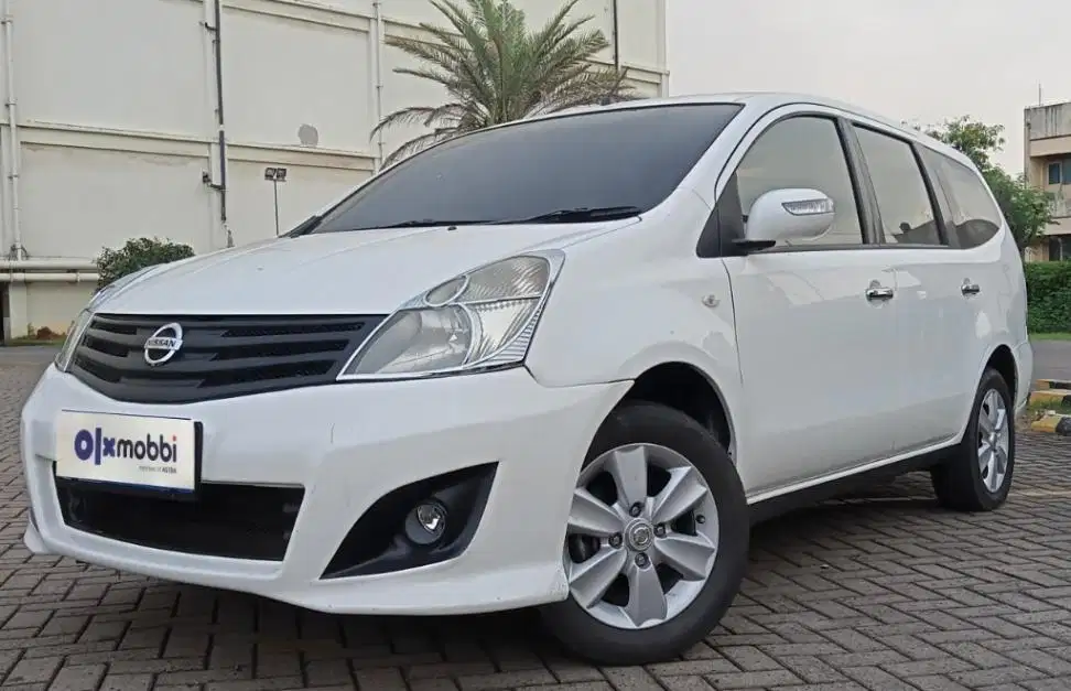 TDP 4, JT Nissan Grand livina 1.5 XV Bensin-AT Putih 2013