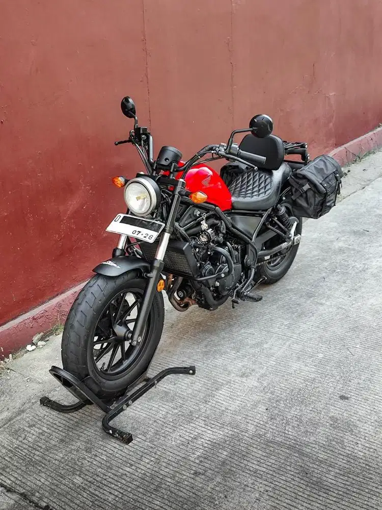 Honda Rebel 500 tahun 2017 RARE COLOR Low Odo Mulus TT FP Red Like New