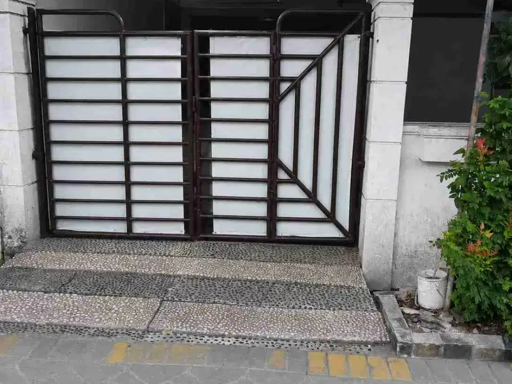 Dijual rumah simpang darmo permai hitung tanah termurah BU