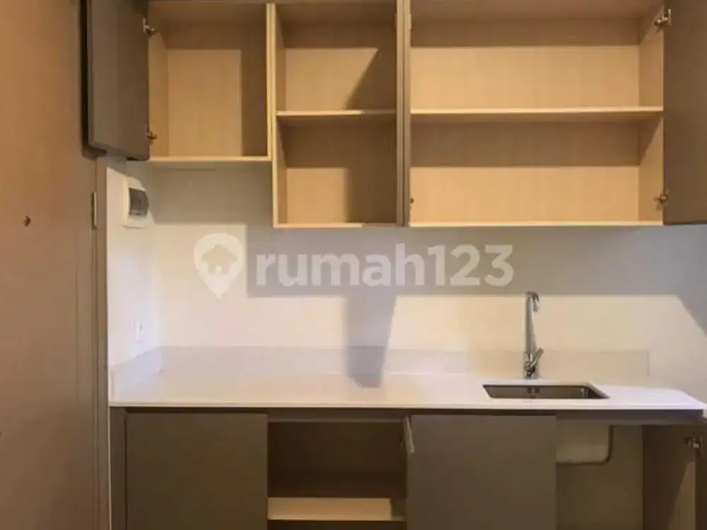 Disewakan Apartemen Gold Coast 1 BR Semi Furnished Bagus