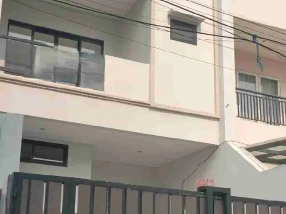 Rumah 4 Lantai Gading Pandawa