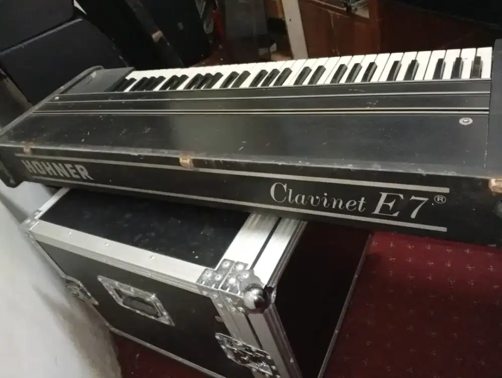 Hohner clavinet E7 electric piano keyboard