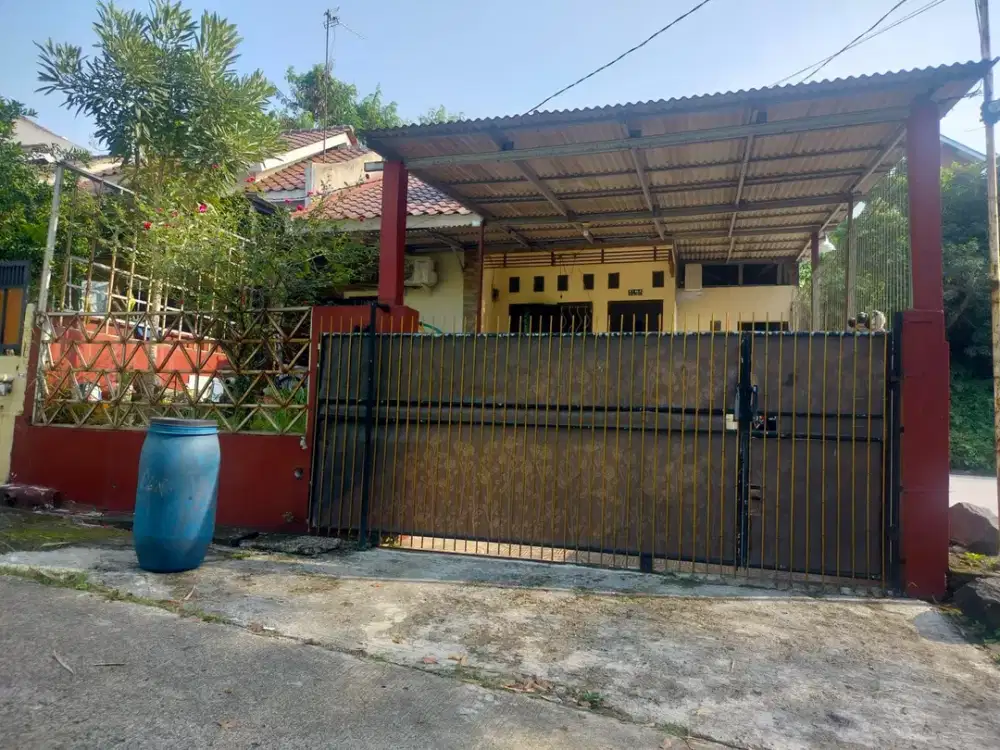 Rumah 3 Kamar SHM 15 menit ke Stasiun Cibinong Hadap Selatan J-11906
