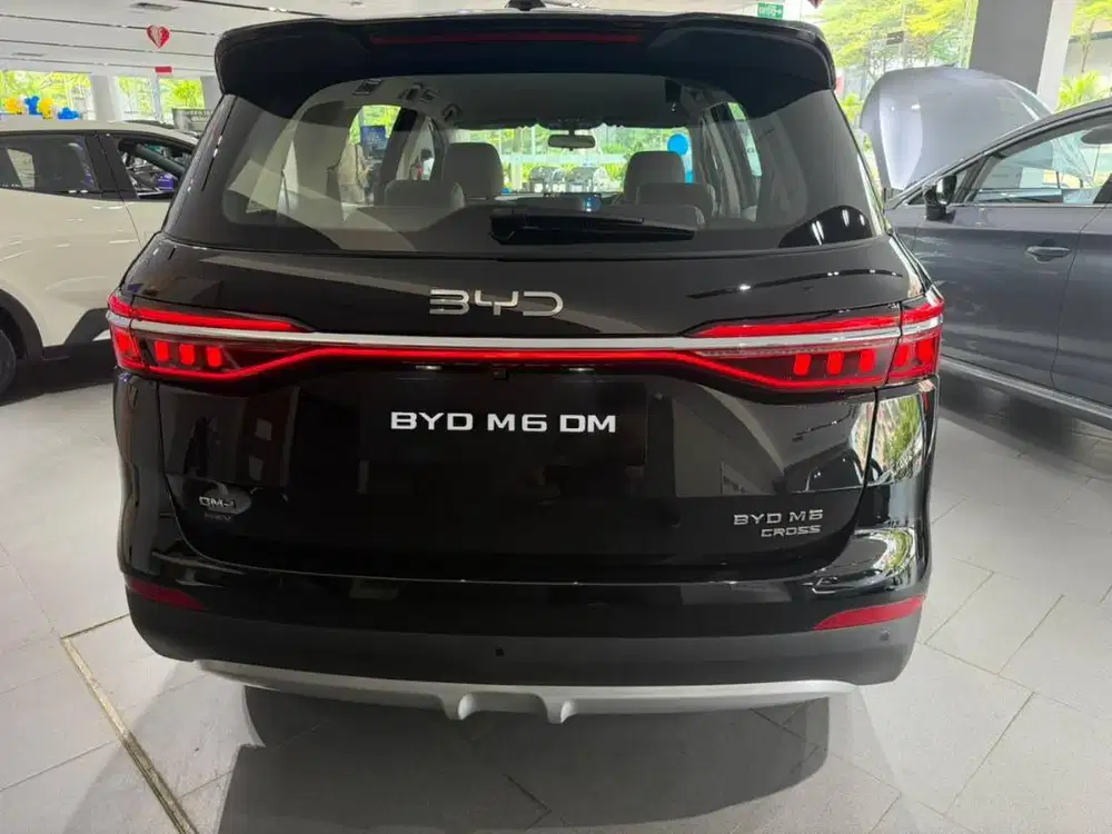 PROMO BYD M6 BUNGA 0% DAN KREDIT 0% DAN KREDIT TANPA ANGSURAN 50:50