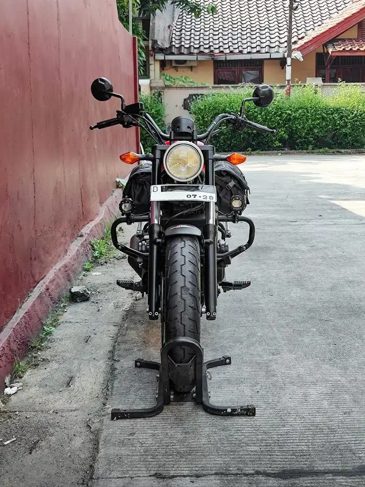 Honda Rebel 500 tahun 2017 RARE COLOR Low Odo Mulus TT FP Red Like New