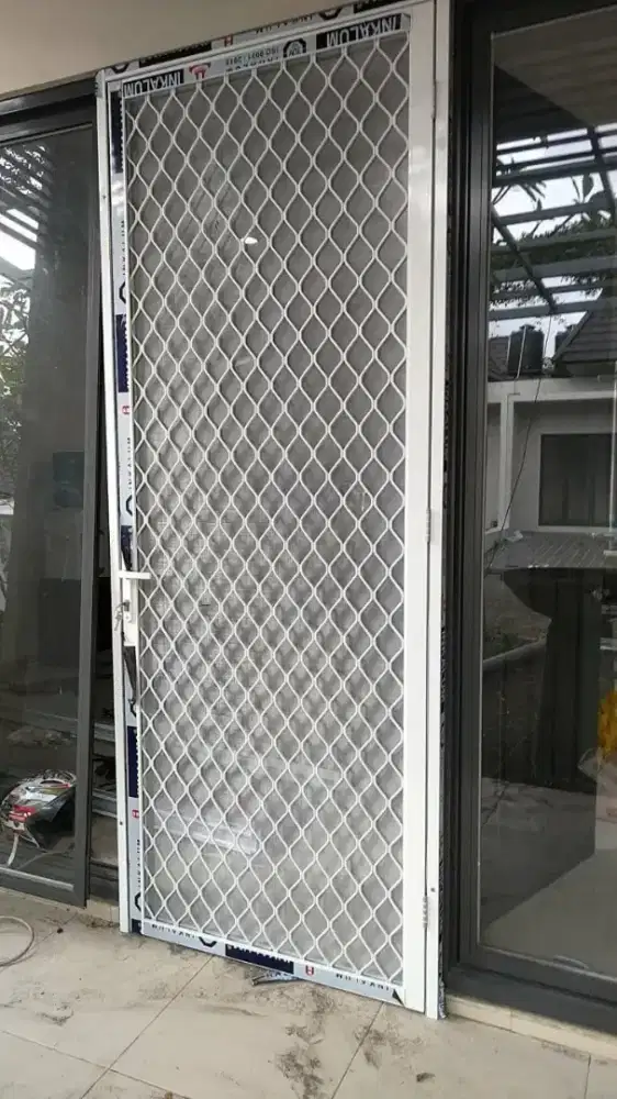 Pintu kasa nyamuk alumunium